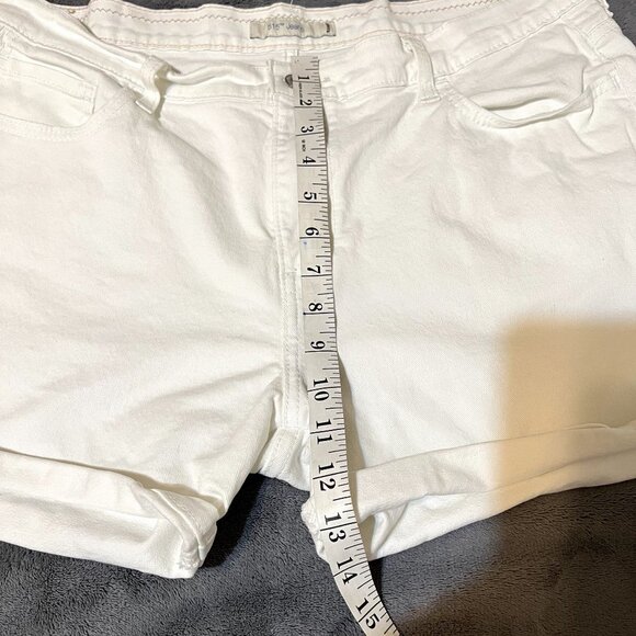 LEVI STRAUSS & CO. 515 JEANS SHORTS WHITE MID RISE SIZE 16 - Picture 3 of 11
